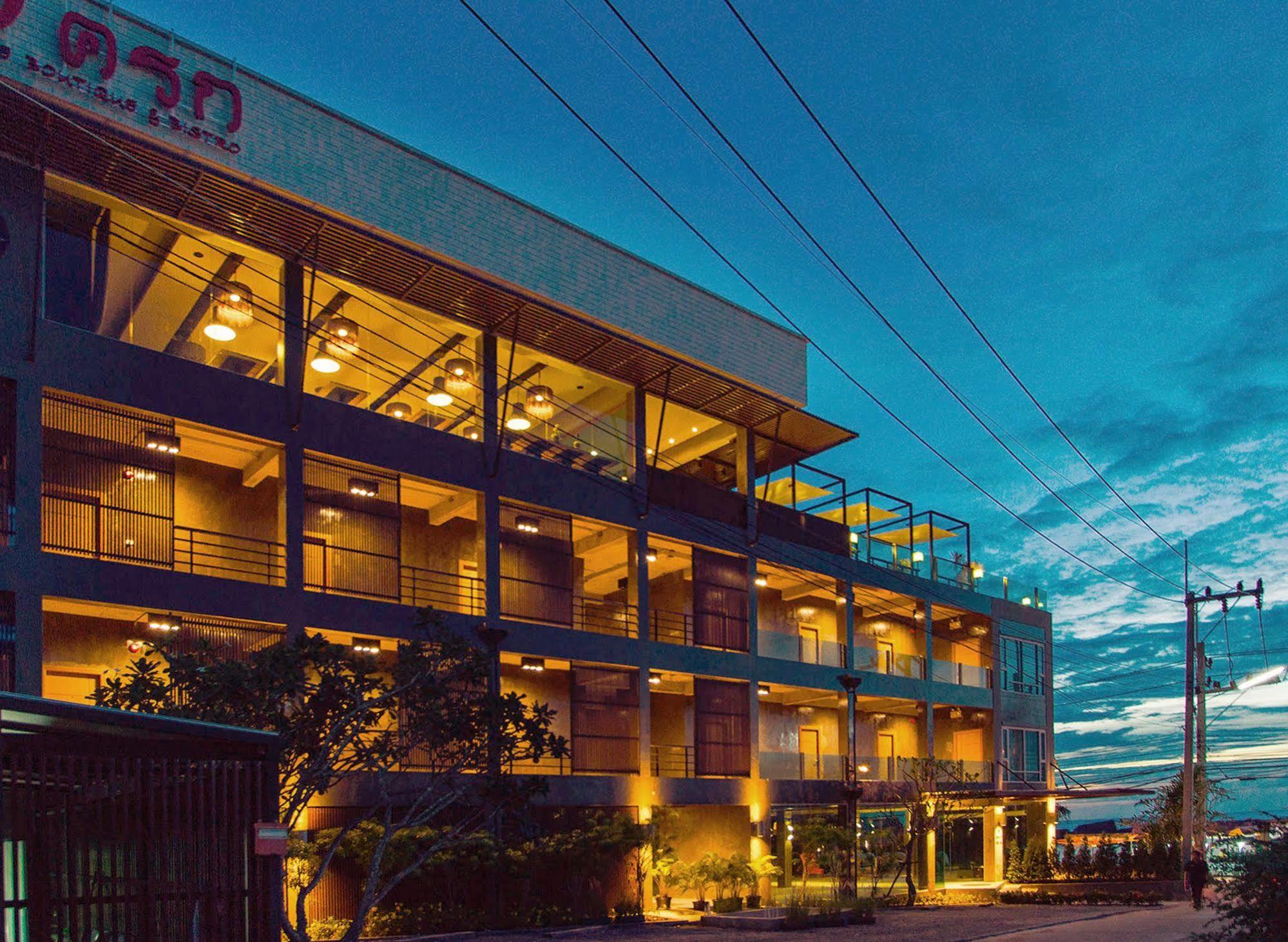 Kroque Boutique & Bistro Ang Sila Luaran gambar