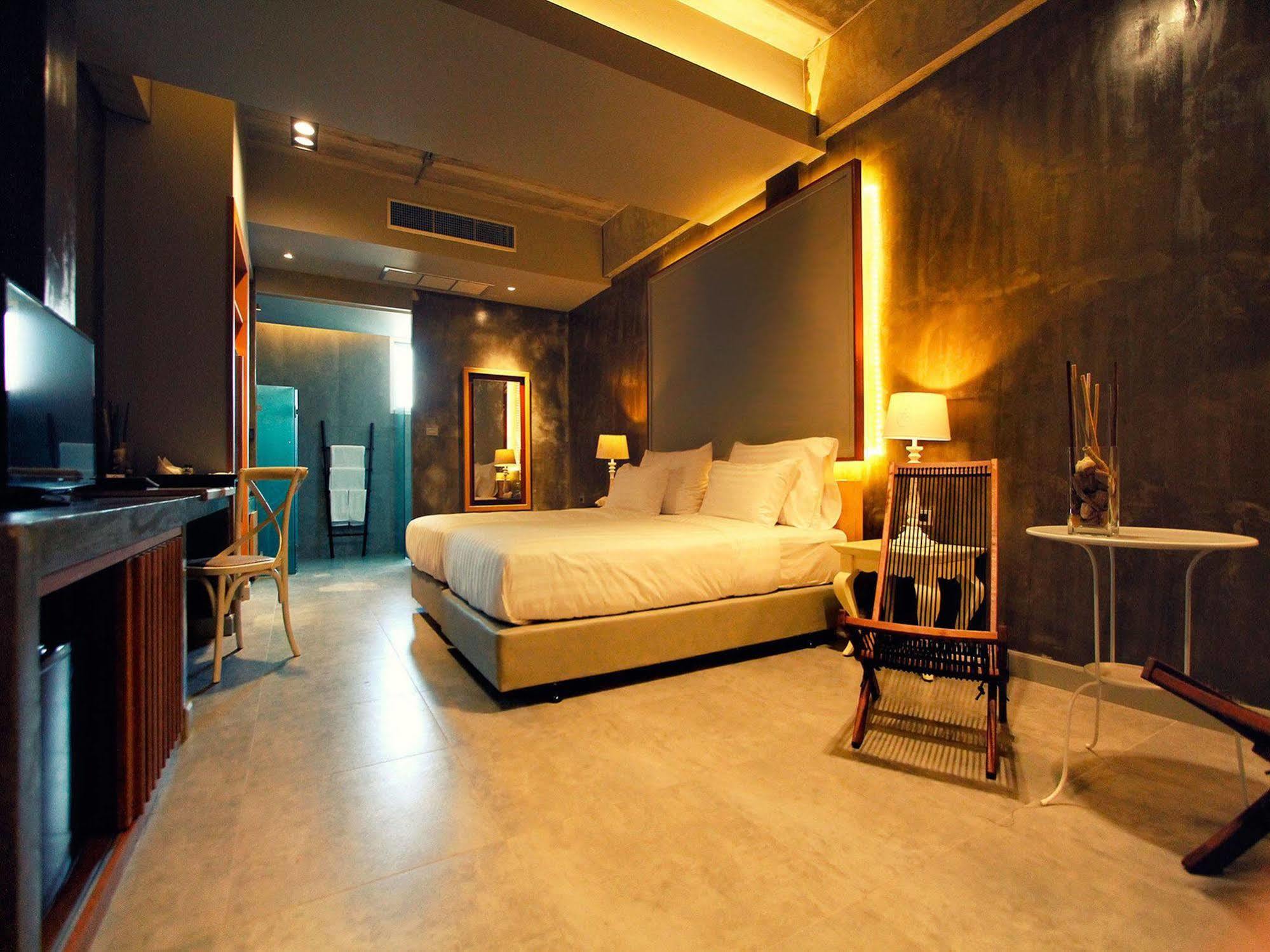 Kroque Boutique & Bistro Ang Sila Luaran gambar